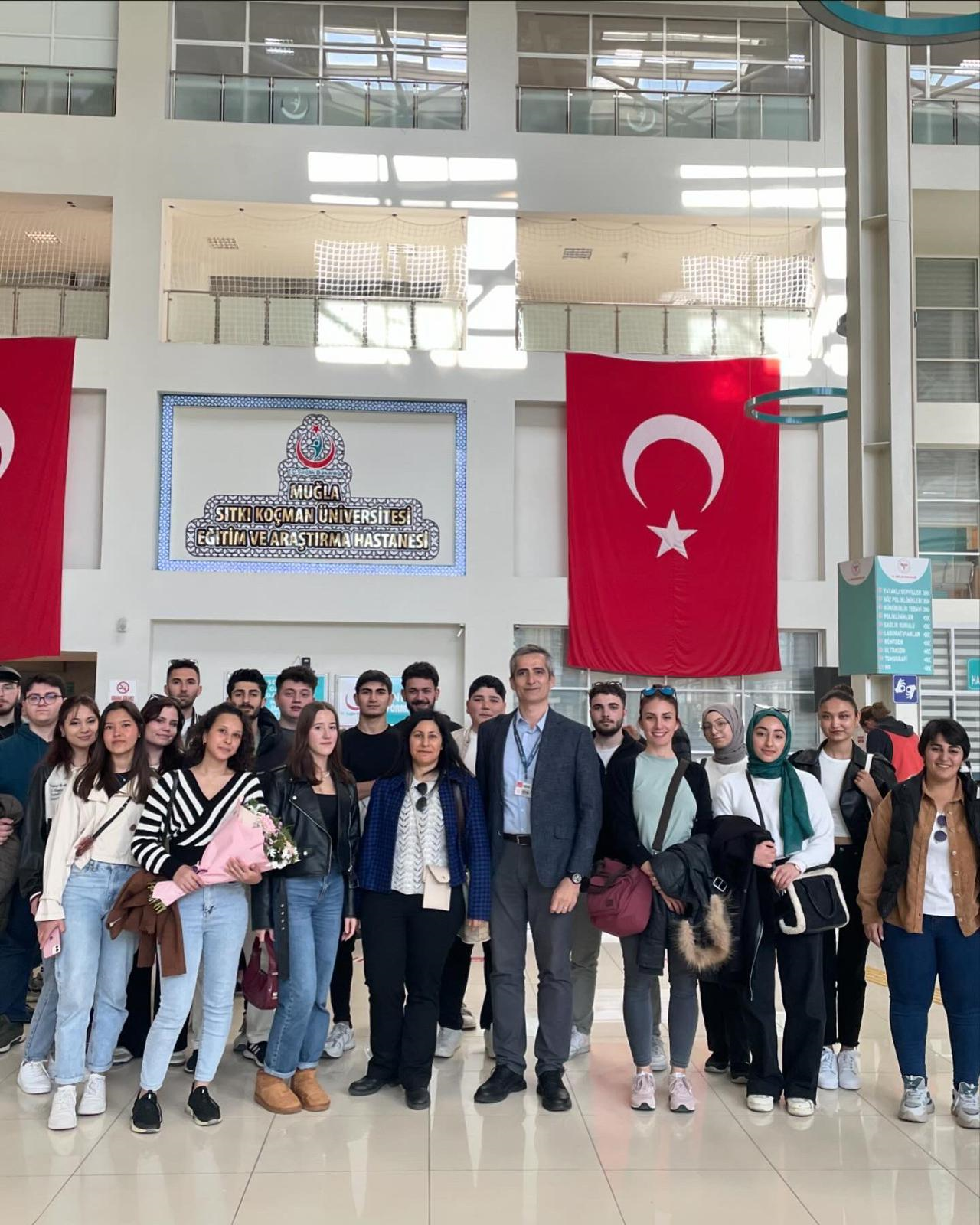 Üniversitemiz Eğitim-Araştırma Hastanesi Laboratuvarlarına Teknik Gezi Düzenlendi